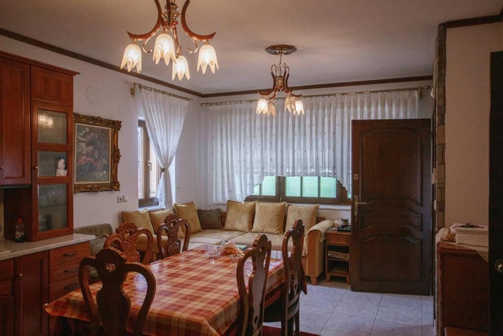 Βίλα Για Όλες Τις Εποχές Του Χρόνου Kozani Buitenkant foto
